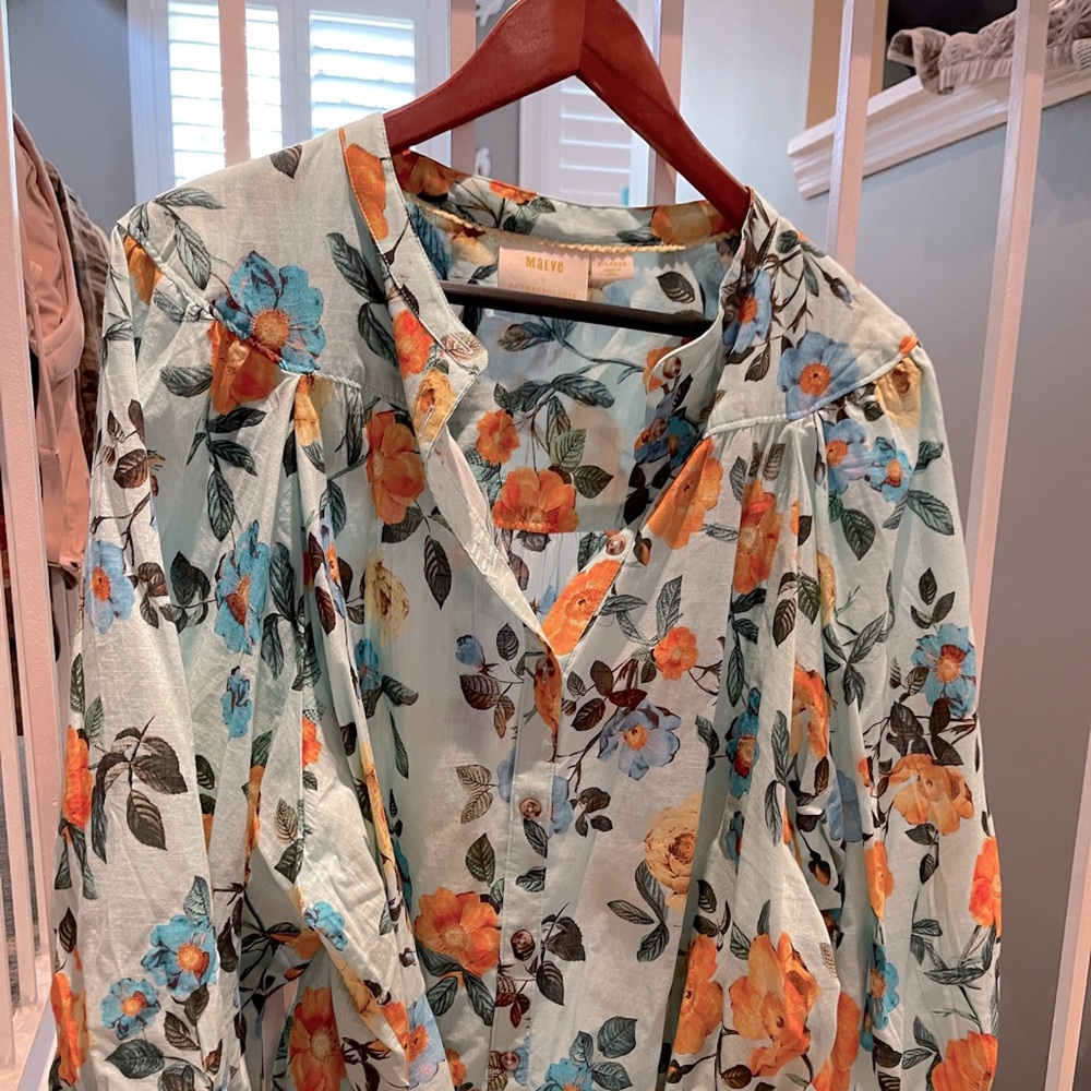 Beautiful light blue breezy cotton Anthropologie blouse.